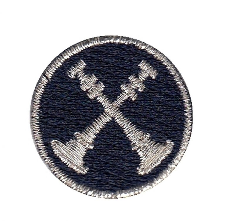 FIRE FIGHTER 2 BUGLES CROSSED, 1" CIRCLE - METALLIC SILVER ON MIDNIGHT NAVY - SEW ON.